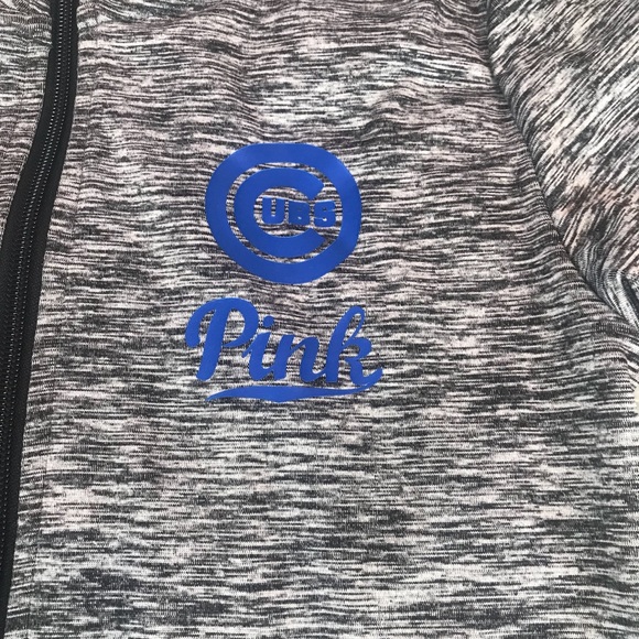 Victoria’s Secret Pink MLB Cubs Ultimate Half Zip - Picture 3 of 4